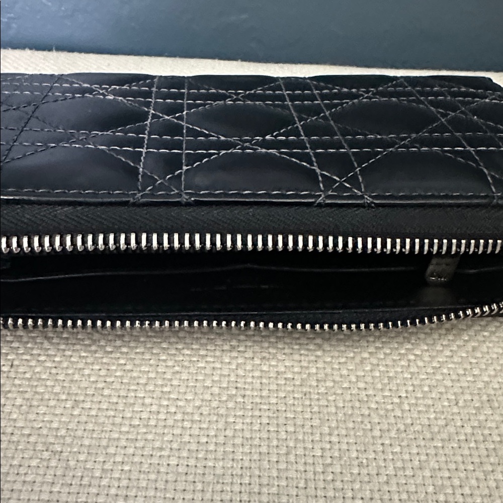 Christian Dior Lady Dior patent leather Cannage zip around wallet - Picture 7 of 9